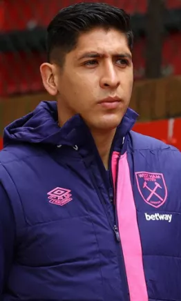 Edson Álvarez forzaría su salida del West Ham; quiere Champions League