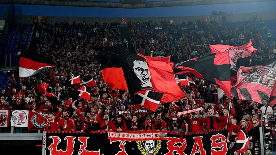 La legión romana mete presión a la perfección del Leverkusen