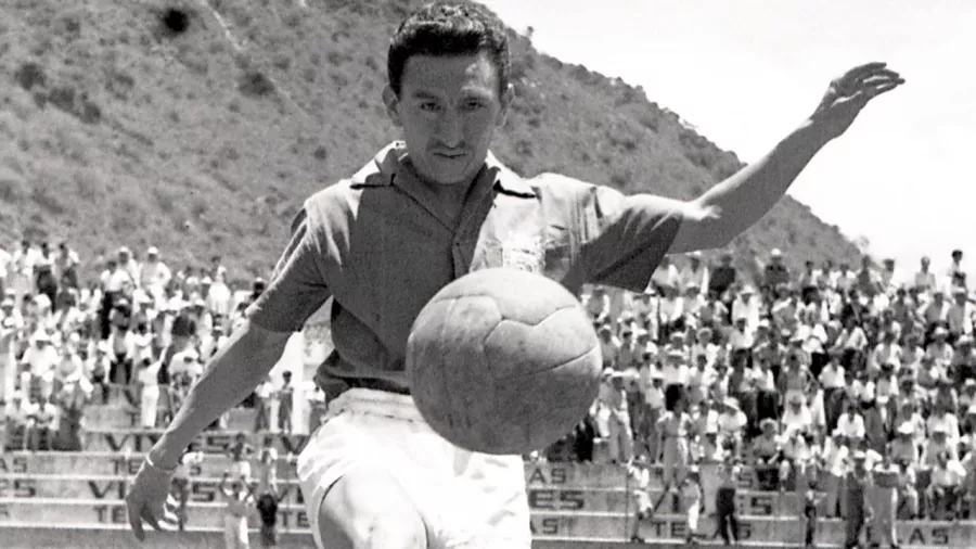1948 a 1956: León, 4 títulos