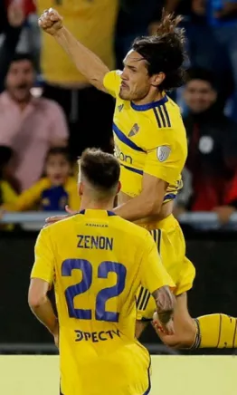Edinson Cavani anota un golazo y lleva a Boca Juniors a la victoria