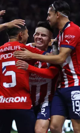 Con un golazo de escándalo, Chivas se lleva el primer 'round'