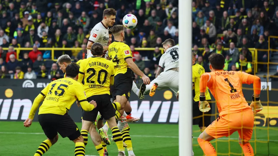 Jornada 30 de la Bundesliga vs Borussia Dortmund: 90+7’, Josip Stanisic, 1-1