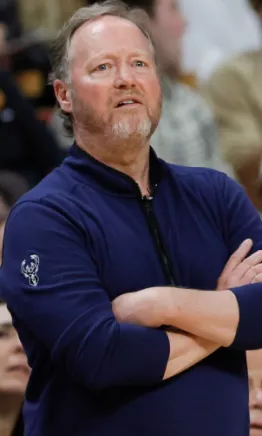 Mike Budenholzer, coach con ADN campeón, llega a los Suns