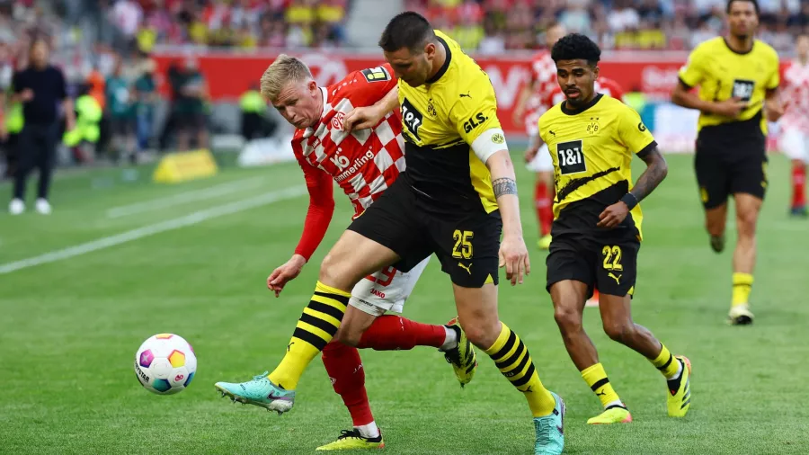Mainz aprovechó la 'resaca' de Champions League de Borussia Dortmund