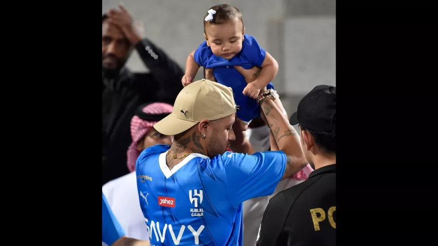 Neymar Jr. sigue en recuperación, pero fue parte del festejo de Al-Hilal
