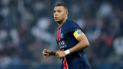 Mbappé saltó como titular y capitán en el último partido como local en el Parque de los Príncipes