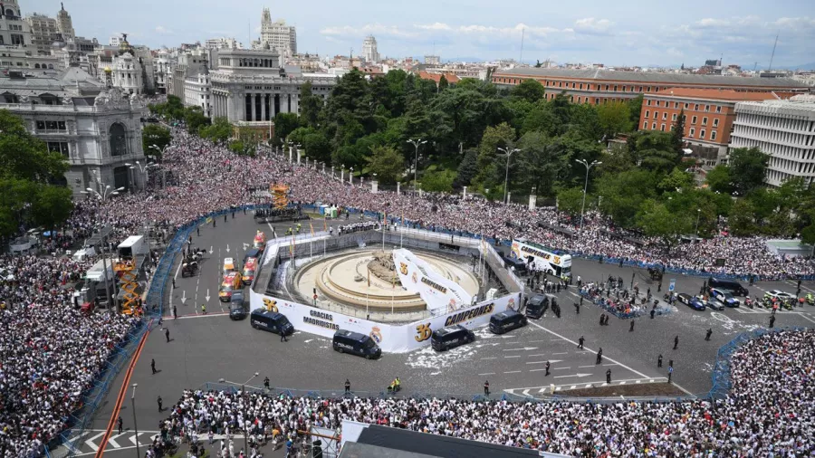 Miles de aficionados se dieron cita para celebrar el título del futbol español