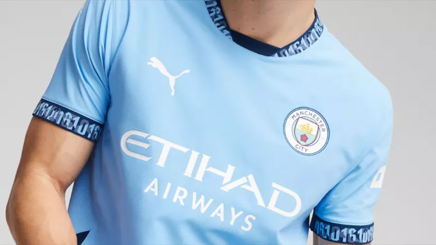 Por eso el 'City' se tatuó el código de Manchester en su camiseta para la temporada 2024/25.