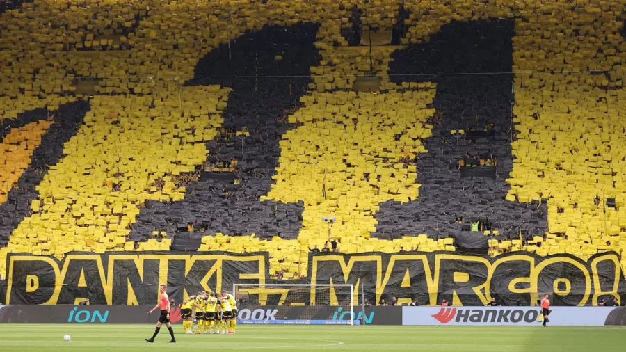 "Gracias, Marco", el mensaje del 'Muro Amarillo' para Reus minutos antes de comenzar el partido