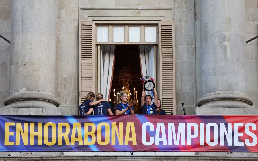 Locura en Barcelona para celebrar a las campeonas de Europa