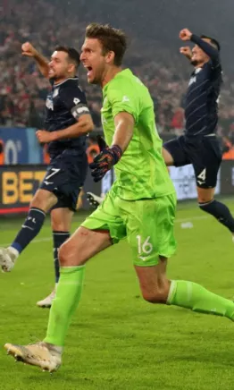 Bochum goleó, remontó y aseguró su lugar en la Bundesliga