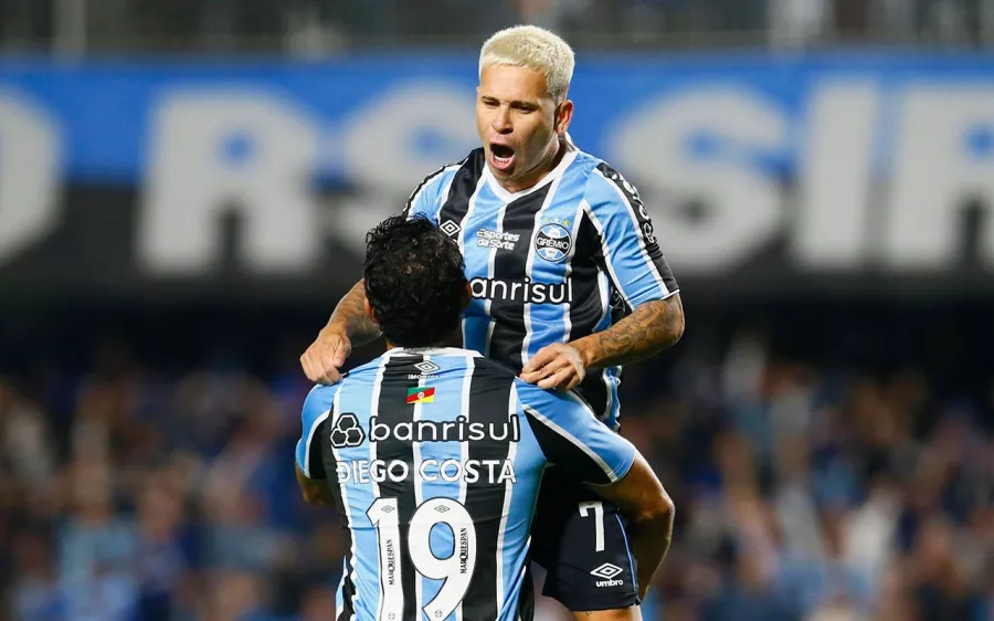 Gremio, sin piedad ante The Strongest