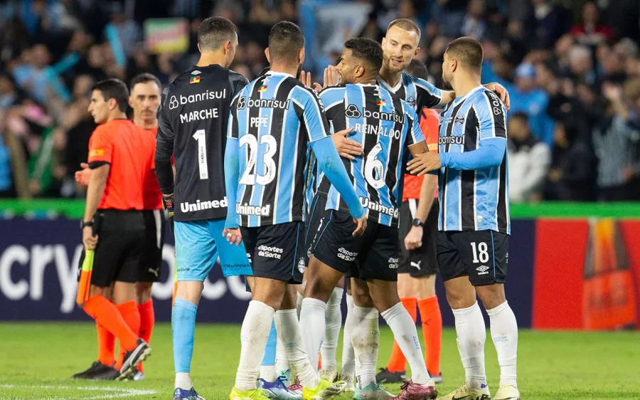 Gremio, sin piedad ante The Strongest