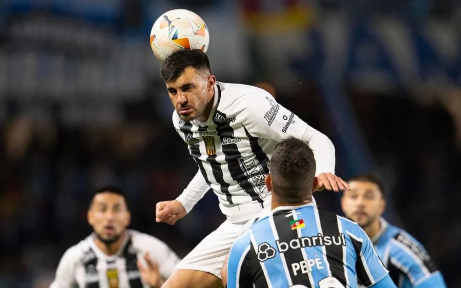 Gremio, sin piedad ante The Strongest