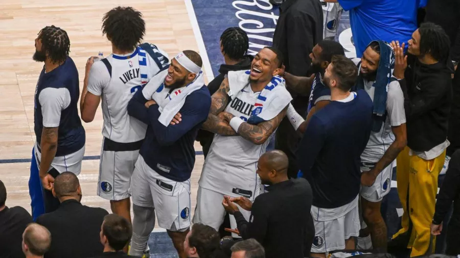 Inolvidable festejo de los Mavericks, campeones del Oeste