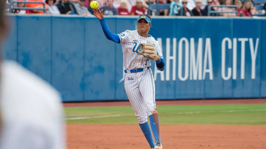 Maya, la sobrina de Tom Brady que brilla en el softbol colegial