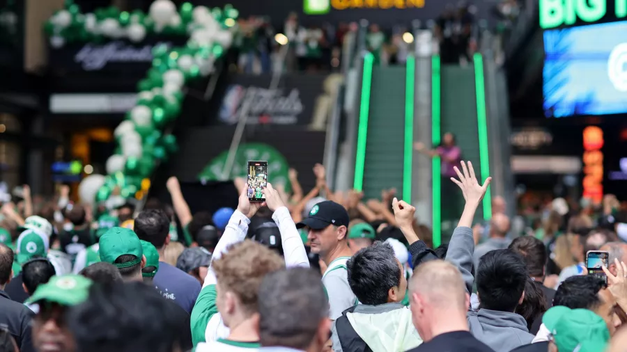 Los fans de los Celtics ya están en modo fiesta