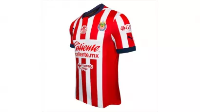 Así luce el nuevo jersey de Chivas.