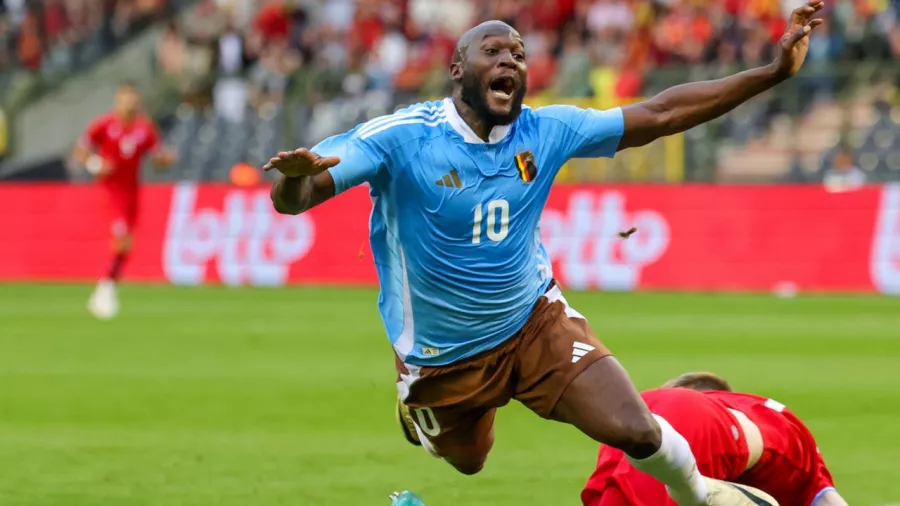 Romelu Lukaku encaminó a Belgica rumbo a la Eurocopa