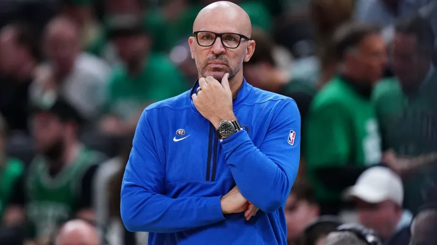 Jason Kidd debe de ajustar sobre la marcha y evitar que a su equipo le tiren tantos triples