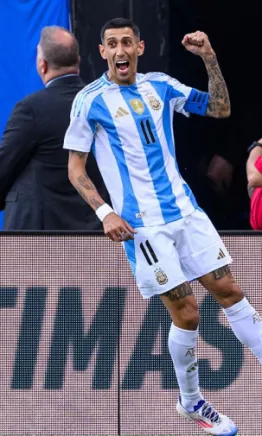 Argentina derrota a Ecuador con un gol de Ángel di María
