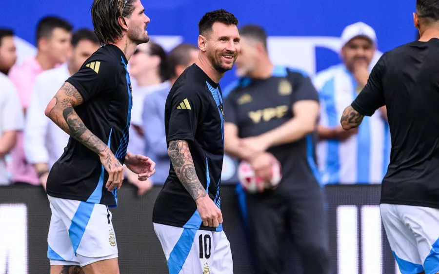 Leo Messi le cumplió a sus aficionados
