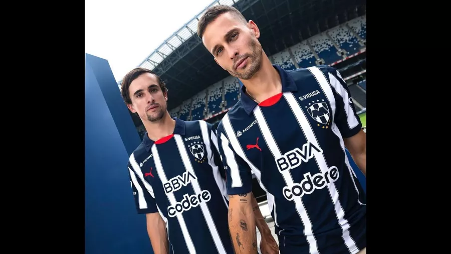 Monterrey y Puma revelaron la nueva camiseta local del equipo para la temporada 2024/25.