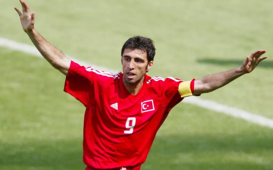 8. Hakan Sükür (Turquía) 21 goles