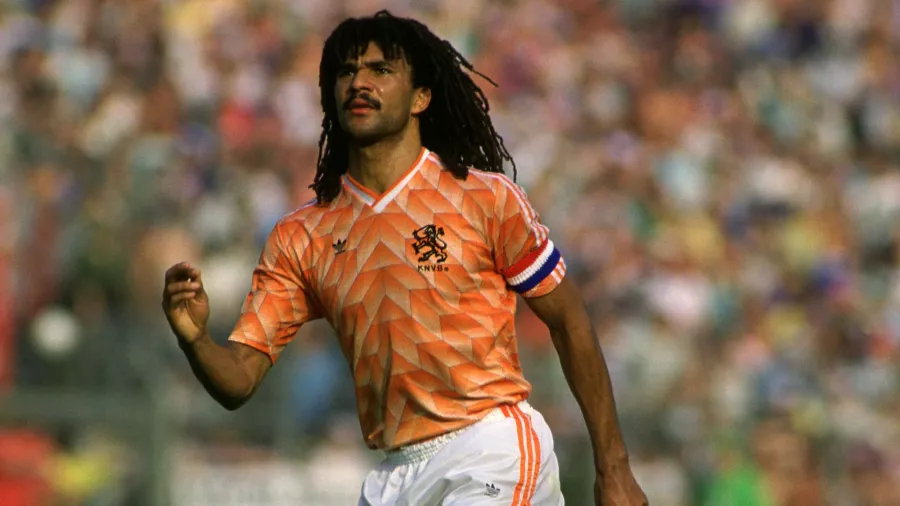 Holanda: Con Ruud Gullit, Frank Rijkaard y Marco van Basten, la 'nueva naranja mecánica' se coronaba en Alemania 1988.