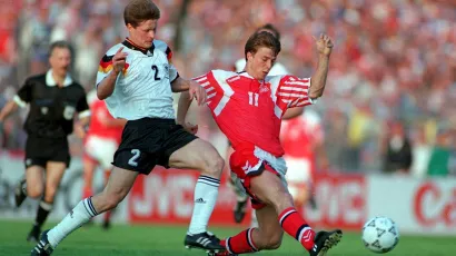 Dinamarca: Ningún equipo más 'Cenicienta' que Dinamarca, que no había clasificado y suplió a Yugoslavia que entró en guerra, para vivir un sueño y ganar  en Suecia 1992.