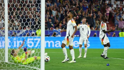 Así se vivió el autogol de Rudiger que le puso número a la visita y la fatídica expulsión de  Porteous.