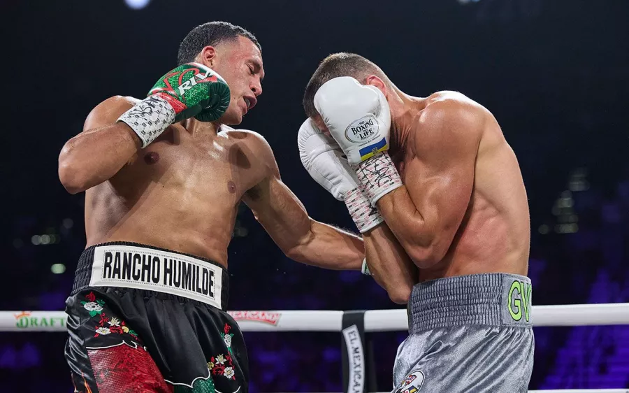 Los demoledores golpes de David Benavidez