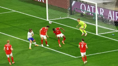 Maximilian Wöber marcó un gol en propia puerta a los 38 minutos cuando Austria superaba en futbol a Francia