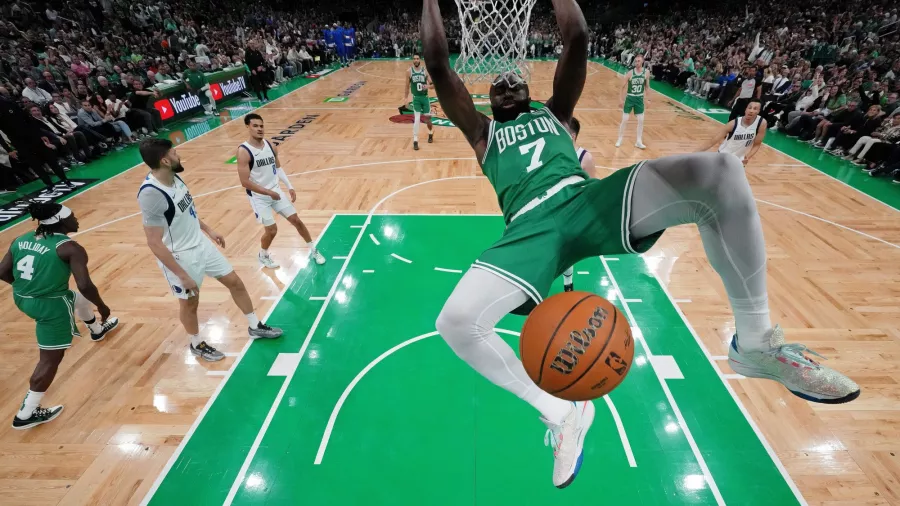 En el juego 5 y definitivo, Jaylen Brown anotó 21 puntos, recuperó 8 rebotes y logró 6 asistencias