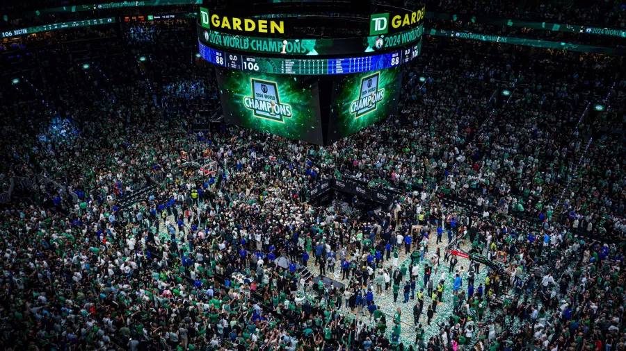 Gran festejo pintado de verde en el TD Garden de Boston