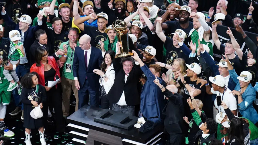 Gran festejo pintado de verde en el TD Garden de Boston