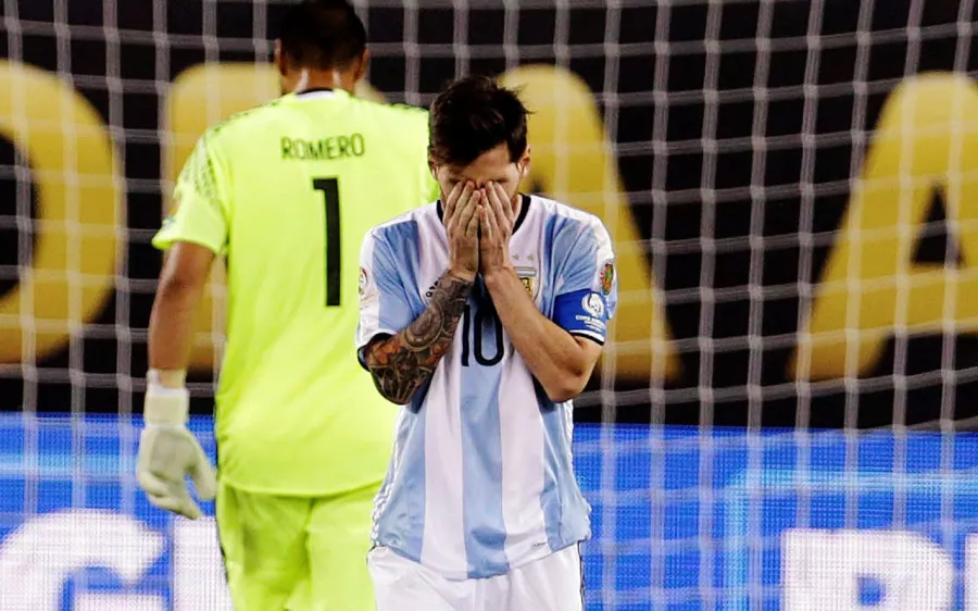 4. Tercera final perdida. De nuea cuenta, Chile derrota en tanda de penales a Argentina (4-2) en la edición Centenario 2016.