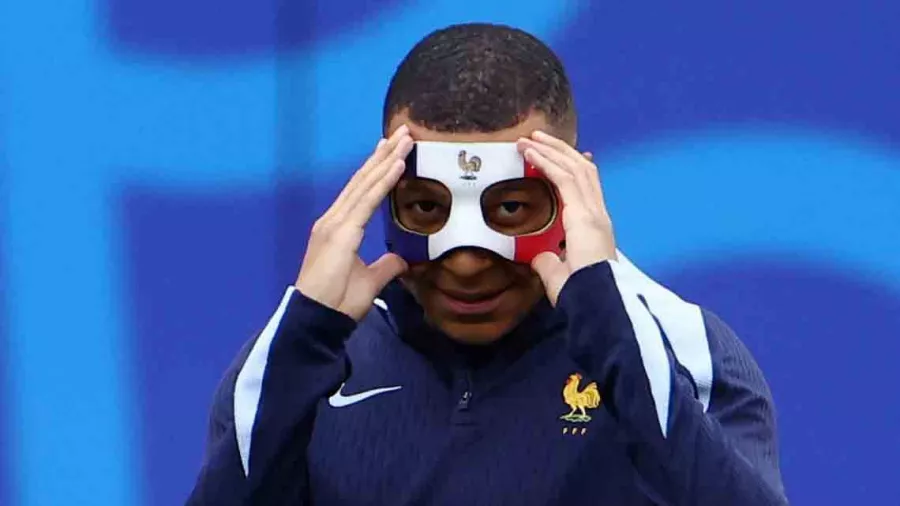 Ahora sí, así es la máscara de Kylian Mbappé