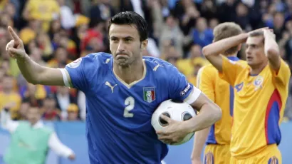 10. Christian Panucci 35 años, 62 días: Italia 1-1 Rumania, 13 de junio de 2008.