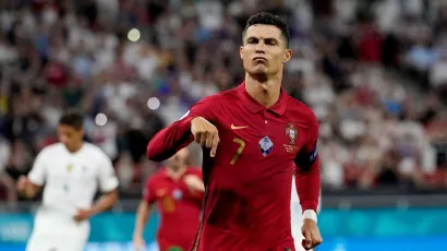 6. Cristiano Ronaldo 36 años, 138 días: Portugal 2-2 Francia, 23 de junio de 2021.