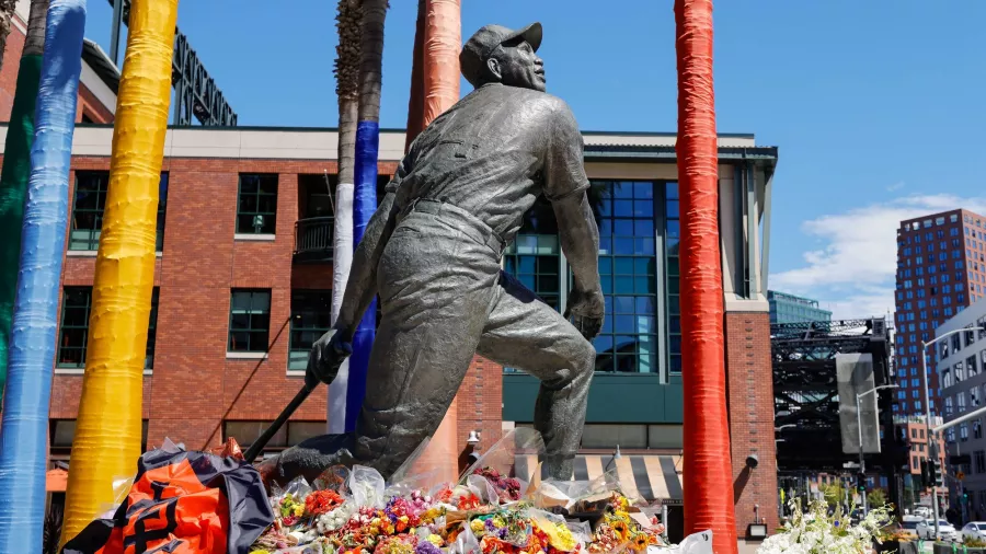 Los Giants homenajearon a Willie Mays en su casa