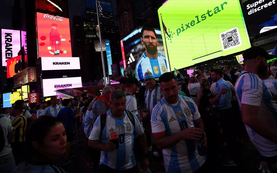 Una marea albiceleste toma Time Square