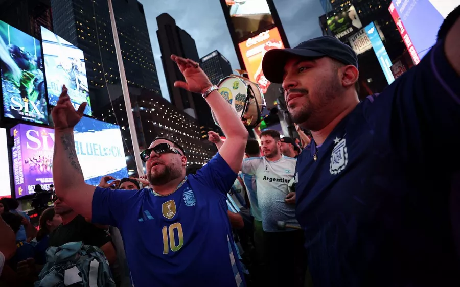 Una marea albiceleste toma Time Square