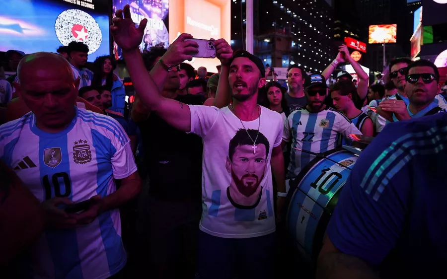 Una marea albiceleste toma Time Square