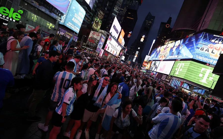 Una marea albiceleste toma Time Square