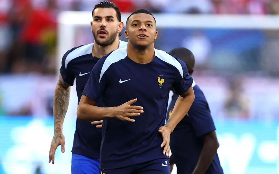 ¡Kylian Mbappé está de vuelta y será titular con Francia!