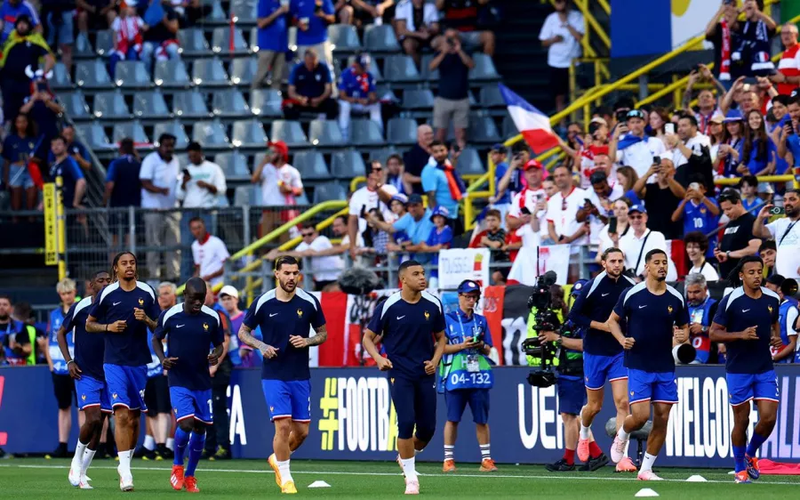 ¡Kylian Mbappé está de vuelta y será titular con Francia!