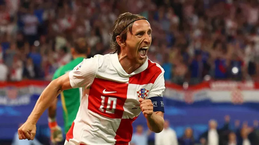 Veterano goleador: Luka Modric hizo el 1-0 ante Italia y, en el camino, quedó registrado como el futbolista más longevo que marca en una Euro.