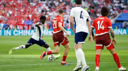 Bukayo Saka emparejó el marcador a los 80 minutos