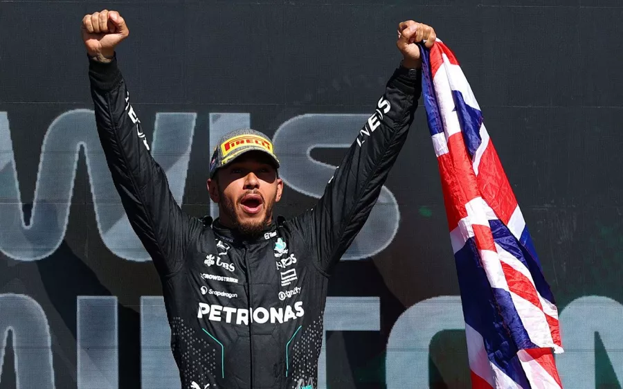 Lewis Hamilton vuelve a ganar una carrera dos años después